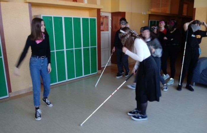 N_JAK_NIEW_01
