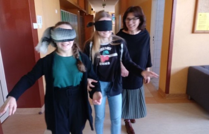 N_JAK_NIEW_03