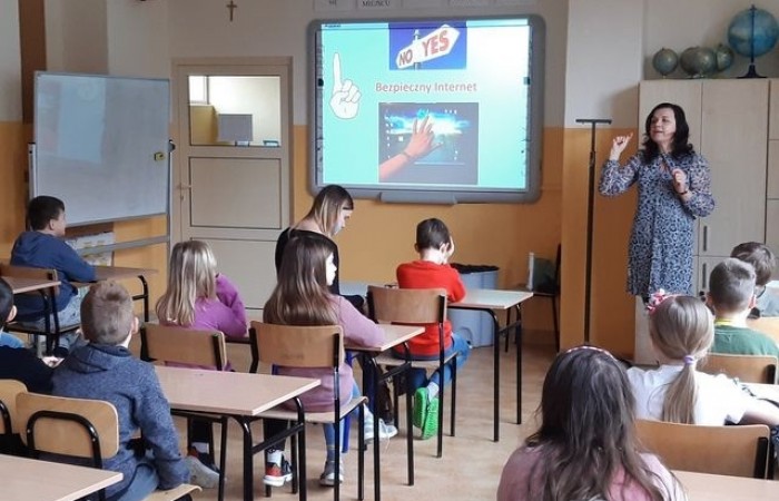 bezpieczny_internet_3a_3b