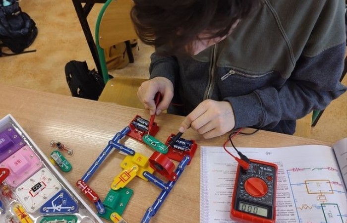 lekcja_fizyki_kl_8_09