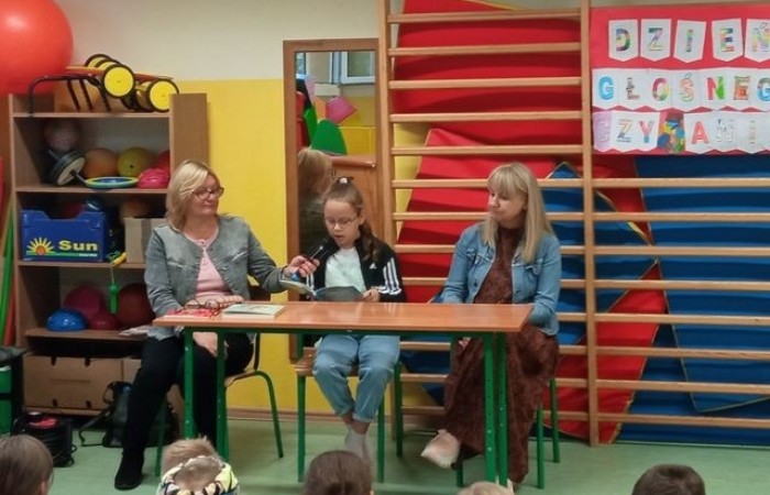 dzien_glosnego_czytania_Intro