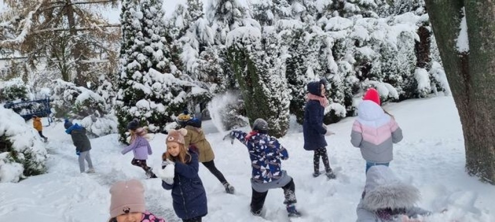 Śnieżne zabawy klasy 3b _04