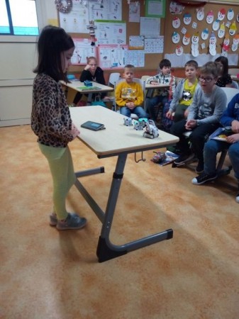 LEKCJA Z ROBOTEM COZMO W KLASIE 2A_07